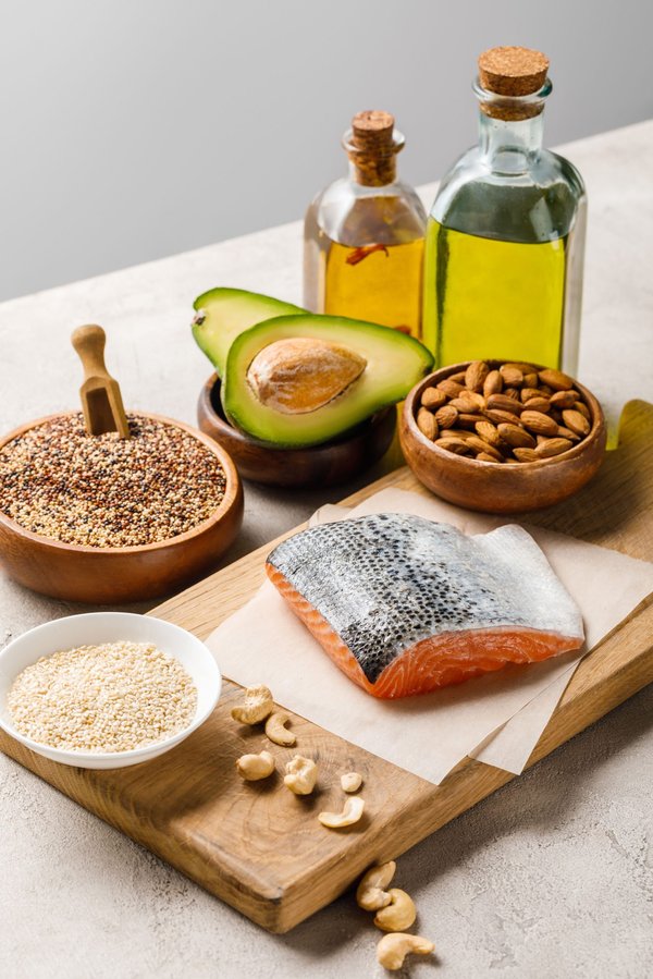 Huile de saumon chien : bienfaits pour la santé et le pelage !